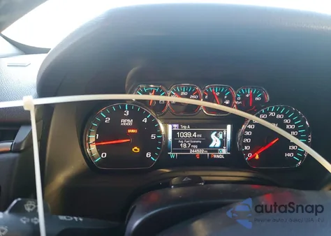 2018 Chevrolet Suburban K1500 Lt z USA, uszkodzony, nr VIN 1GNSKHKC9JR145342